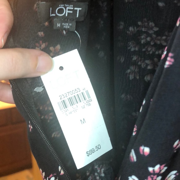 Loft floral jumpsuit- size M - Picture 7 of 7